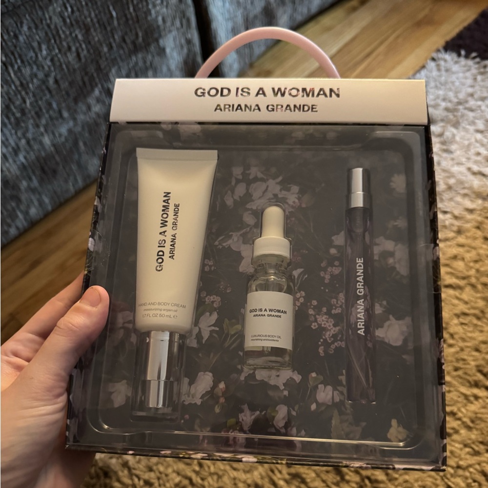 Ariana Grande Gift Set